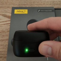 Jabra Elite 75t noir black - Vendu pour boîtier. Écouteur droit ne charge pas